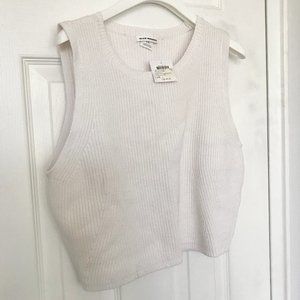 Club Monaco crop knit vest cute